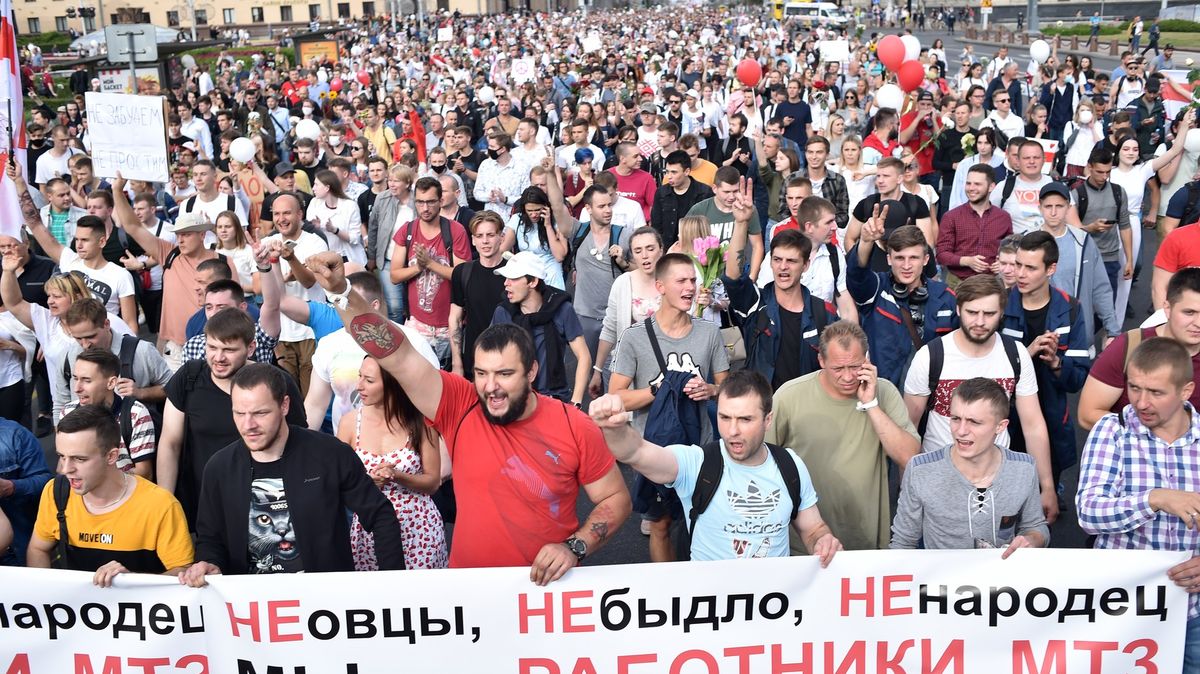 Tisíce lidí jsou opět v ulicích, Lukašenkův proslov nezabral
